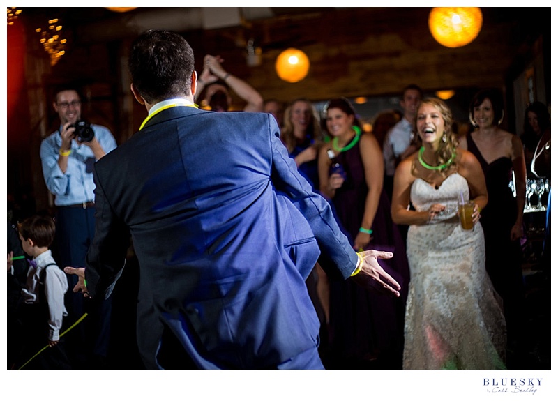 funny wedding dance picture